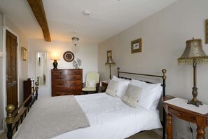 4 Schlafzimmer, Bügeleisen/Bügelbrett, Reisekinderbett, WLAN