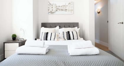 Vineyard Style 2BR with Garden and Parking