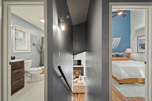 5 Schlafzimmer, Schreibtisch, Bügeleisen/Bügelbrett, Reisekinderbett