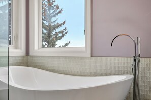 Haartrockner, Handtücher, Toilettenpapier