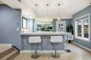 Interior - The Royal Ravine Luxury Retreat w/Hot Tub & Sauna (Calgary)