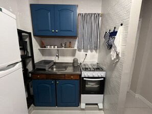 Frigorífic, microones, forn i placa de cuina 