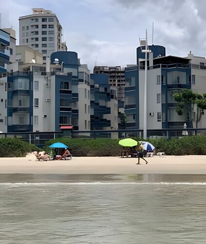 Pé na Areia Itapema · 3 Quartos · Churrasqueira