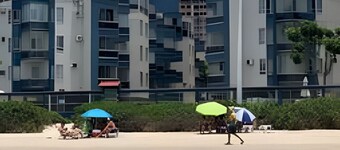 Pé na Areia Itapema · 3 Quartos · Churrasqueira