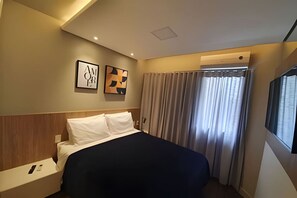 Skrivbord, strykjärn/strykbräda, gratis wi-fi och sängkläder