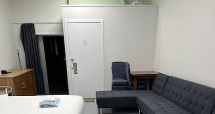 2 Double 1 Single 2 Sofa Beds - Suite 6