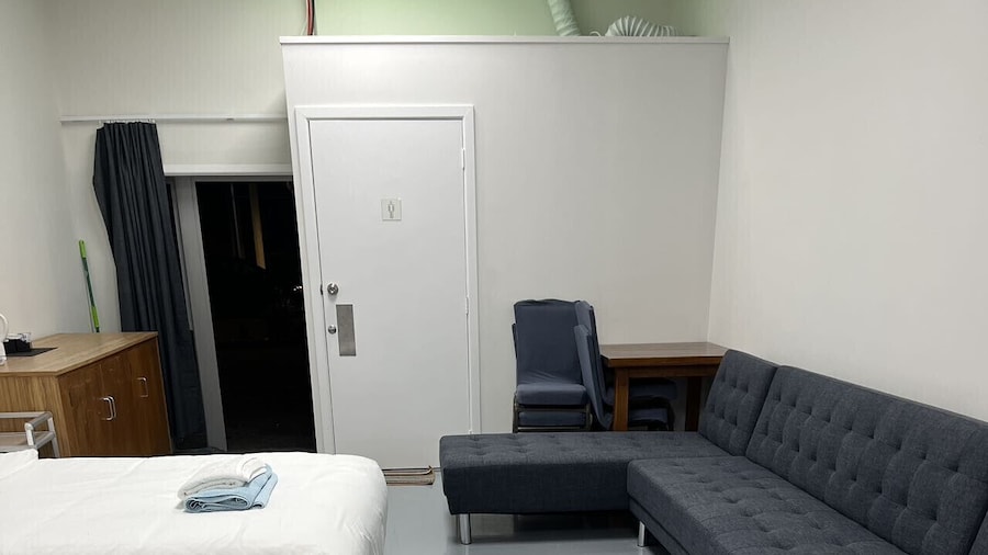 2 Double 1 Single 2 Sofa Beds - Suite 6