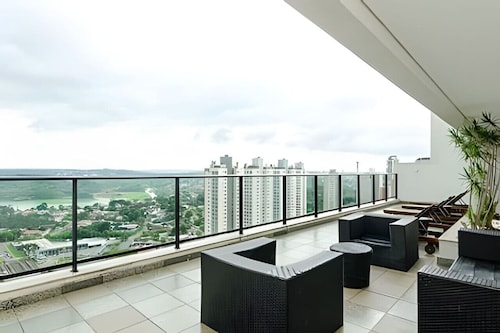 4-person studio near Barigui in Ink Champagnat