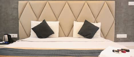 Deluxe Double Room | Free WiFi, bed sheets