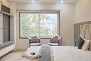 Superior Room | Free WiFi, bed sheets - Hotel Future Inn (Bhopal)