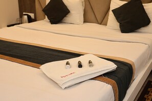 Superior Room | Soundproofing, free WiFi, bed sheets - Hotel Future Inn (Bhopal)