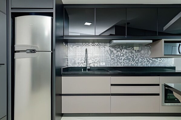 Fridge, microwave, oven, stovetop