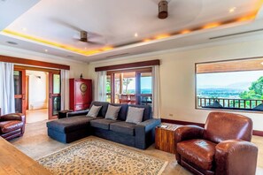 Video games - Luxurious 6-bedroom Villa  Retreat With 25M Pool, Games Room, Pool Bar - PHUKET (Thalang)