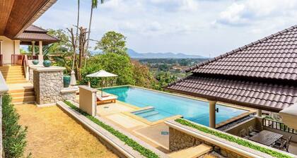Luxurious 6-bedroom Villa Retreat With 25M Pool, Games Room, Pool Bar - PHUKET