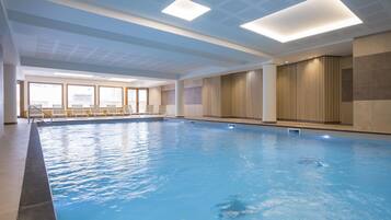 Apartment | Pool | Indoor pool, outdoor pool