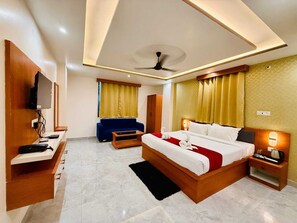 Deluxe Double Room, City View | Laptop workspace, free WiFi