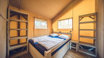 Tent | 2 bilik tidur, dilengkapkan perabot secara berasingan, cadar katil