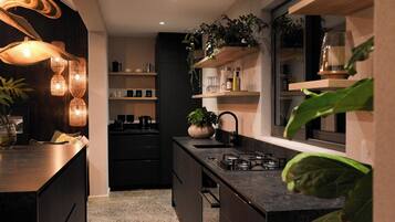 Coffee/tea maker, microwave, oven, stovetop