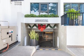 ด้านหน้าที่พัก