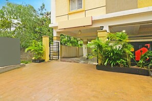 Reception - Elegant Stays Near Botanical Garden (Hyderabad)