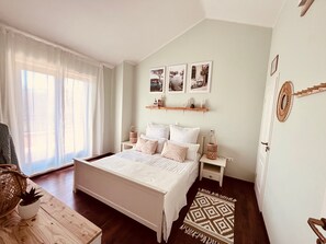 3 室のベッドルーム、アイロン / アイロン台、旅行用ベビーベッド、WiFi