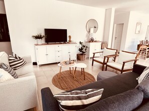 Smart TV, fireplace - Vacation home Sonnenliebe with pool near Zadar for 8 guests (Radovin)