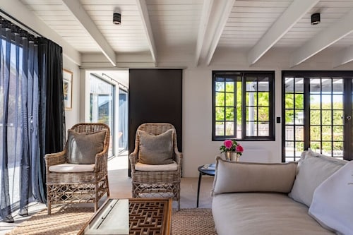 Old Charm Meets New in Clarence