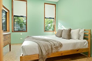 1 slaapkamer, een strijkplank/strijkijzer, wifi, beddengoed