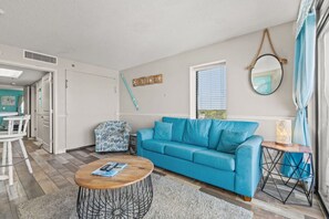 Smart-TV, peis og bøker