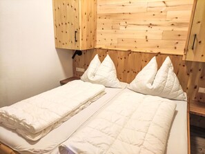 2 bedrooms, internet