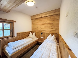 2 bedrooms, internet