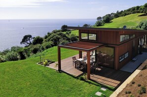 Outdoor dining - Knights in Residence - Ocean Front Retreat (Tutukaka)