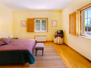 4 habitaciones, escritorio y internet 