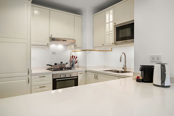 Fridge, microwave, oven, stovetop