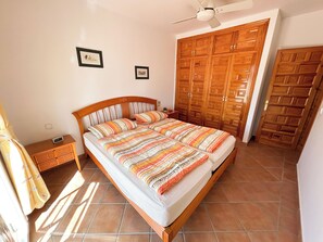 3 bedrooms, in-room safe, iron/ironing board, free WiFi