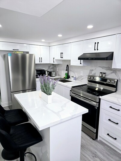 1-bedroom basement apartment near Toronto - free wifi and 1 free parking