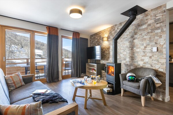 Living room - Apartment in Risoul With Ski-in/ski-out Access (Risoul)