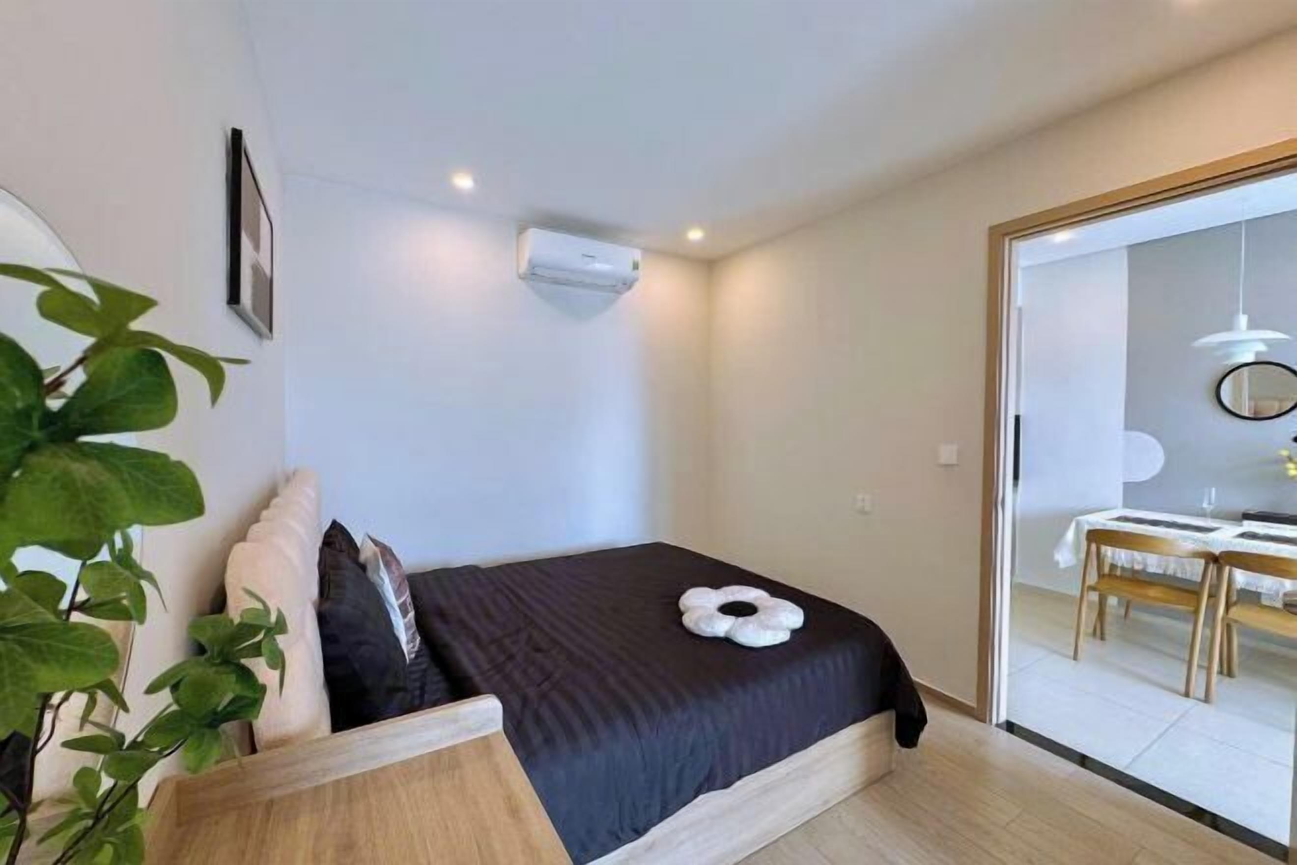 Premium bedding, pillow-top beds, individually furnished, free WiFi