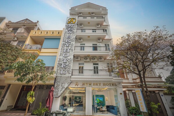 Front of property - New Sky Hotel (Ninh Binh)