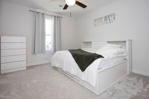 Unclassified image, 2 of 50, button - Elegant New 5BR Family Retreat! (Gretna)