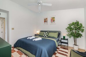 1 bedroom, desk, iron/ironing board, WiFi - Pondview Condo: 0.5mi to Beach! (Melbourne)