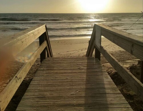 Beachside Pondview Retreat