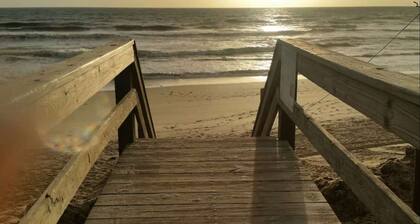 Beachside Pondview Retreat