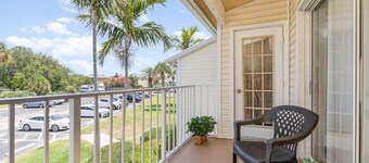 Cozy Beachside Hideaway