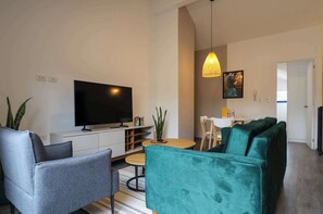 TV, offices - w* | Stunpedous 2BR w/ Perfect Balcony in Cusco (Cusco)