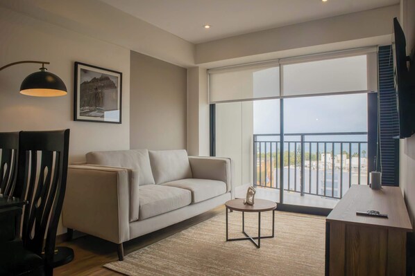 Televisio, työhuone