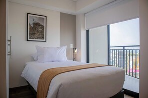 3 chambres, bureau, Wi-Fi, draps fournis