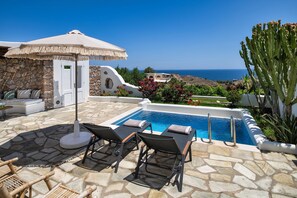 Pool - My Rental Homes - Villa Zephyros, 400mt from the beach, with pool and sea view (Fira)