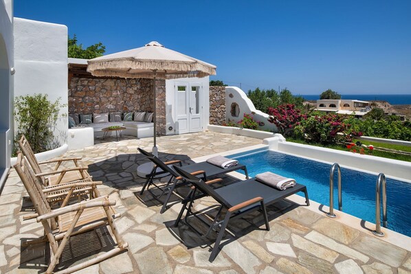 Pool - My Rental Homes - Villa Zephyros, 400mt from the beach, with pool and sea view (Fira)