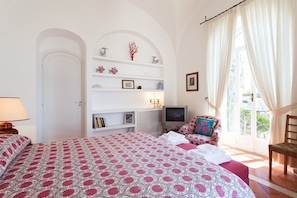 3 bedrooms, iron/ironing board, free WiFi - Casa Bellevue, with sea view and terrace (Positano)